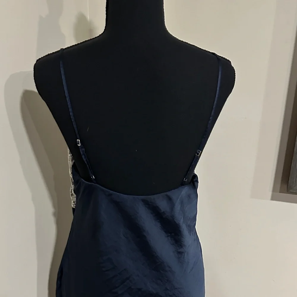 *ABERCROMBIE & FITCH* Navy Slip Dress w/ White Lace Bodice Size Medium Tall - Picture 7 of 8